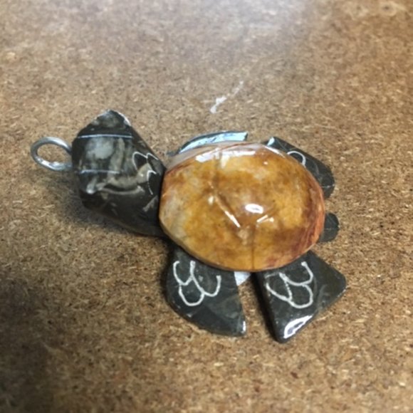 NEW Sea Turtle Polished Marble Stone Figurine Pendant Hand Crafted 1.75" - Picture 8 of 12